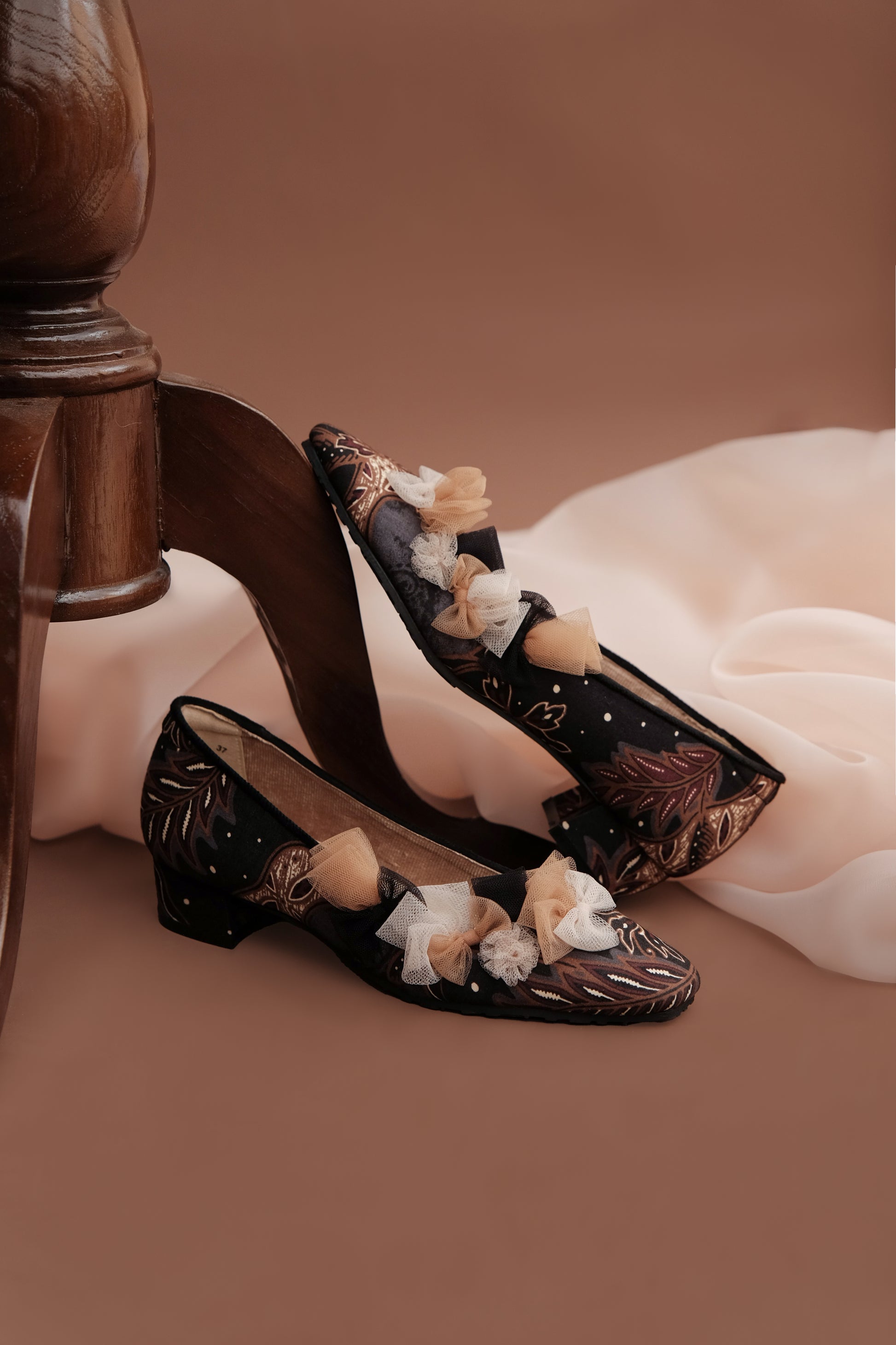 Ittaherl Hariette Nusantara Squaretoe Block Heels 30mm Ink