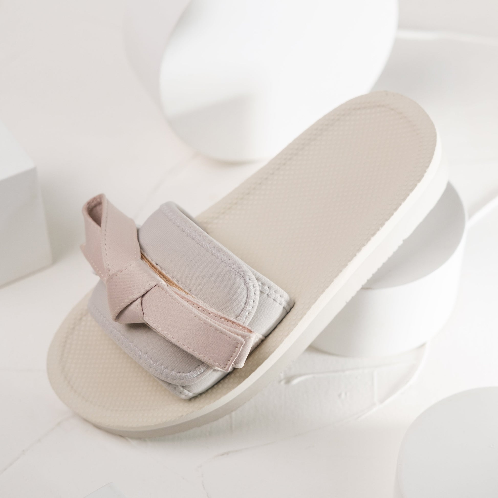 Ittaherl Agnis One Strap Cream